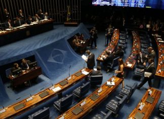 Fim da votação de destaques à reforma da Previdência fica para esta quarta