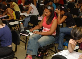 Inscrições de concurso com 2 mil vagas para professores na Bahia começam nesta sexta-feira (18)