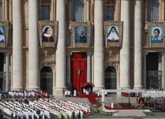 Irmã Dulce é canonizada pelo Papa Francisco e se torna a primeira santa brasileira
