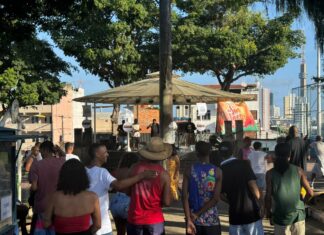 Muita saudade e samba no pé marcaram o “Tributo a Riachão” neste domingo