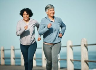 Exercícios aeróbicos beneficiam mulheres na pós-menopausa; veja como