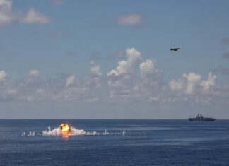 Governo dos EUA considera atacar alvos militares da Venezuela, diz jornal