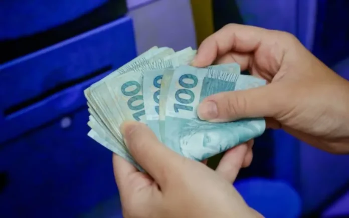 Governo-confirma-que-salario-minimo-sera-de-R-16210137181200202512101212-ScaleDownProportional