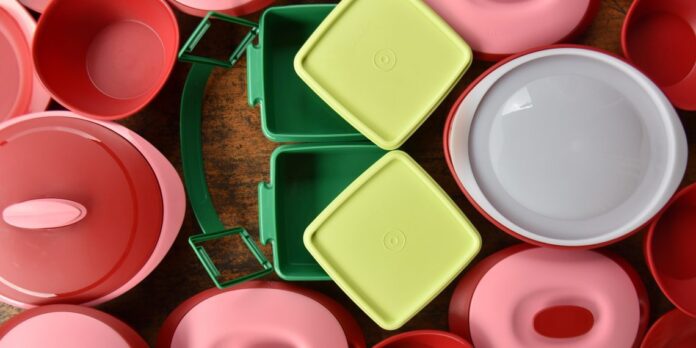 Tupperware-conhecida-pelos-potes-plasticos-pode-encerrar-atividades-shutterstock_1849791913-1140x570.jpg