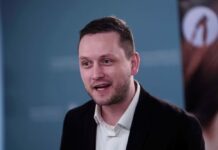 Premiê da Groenlândia diz que aceita parceria com EUA, mas nega ceder soberania