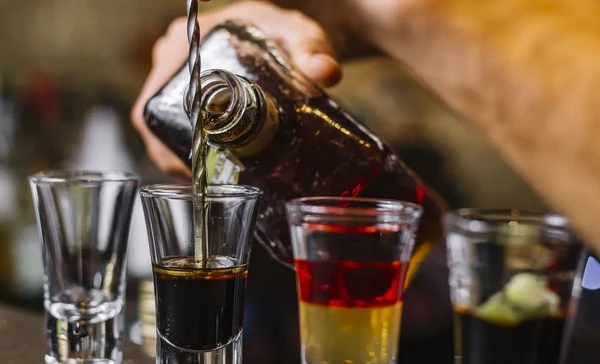 bebidas-alcoolicas-contaminadas-com-metanol-causaram-a-morte-de-tres-pessoas-2938045-article