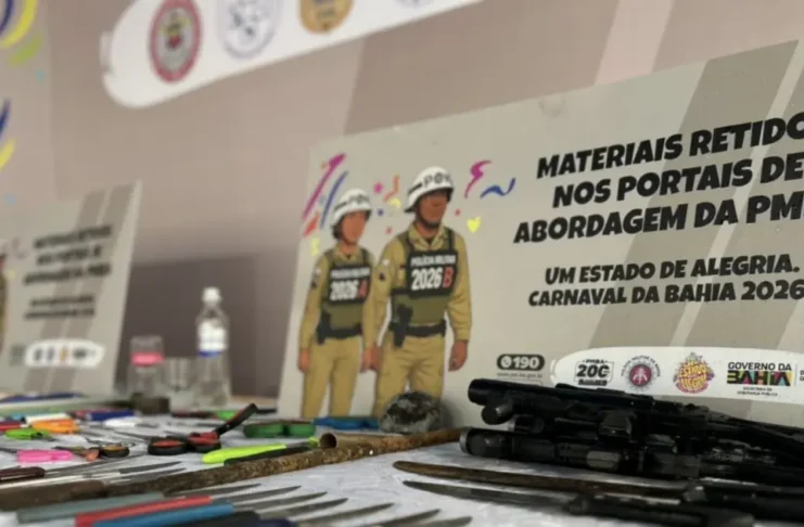 Carnaval de Salvador: mais de 500 objetos proibidos são apreendidos nos circuitos no primeiro dia de festa