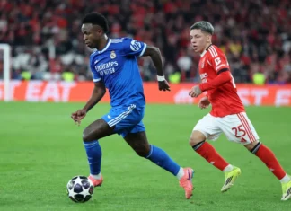 Torcida do Real Madrid prepara mosaico antirracista contra o Benfica