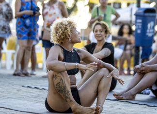 Yoga coletivo e roda de capoeira encantam público no Carmo