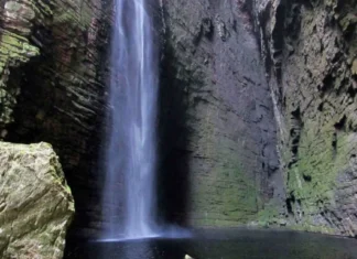 Grupo com 18 pessoas fica isolado em trilha de cachoeira após chuvas na Chapada Diamantina