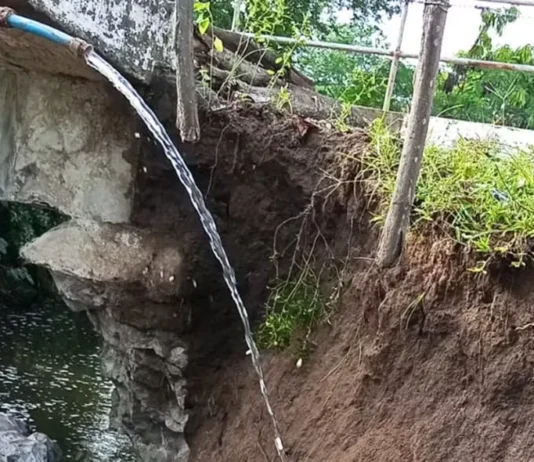 Chuvas causam desmoronamento de parte de ponte no interior da Bahia