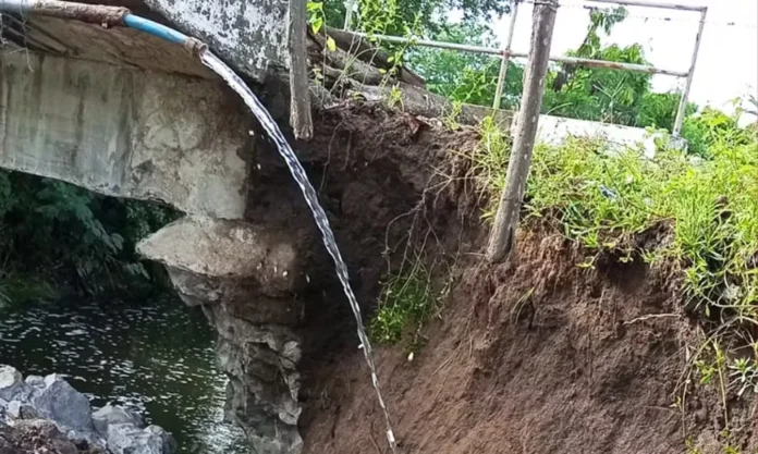 chuvas-causam-desmoronamento-de-parte-de-ponte-no-0138432800202603302053-ScaleDownProportional