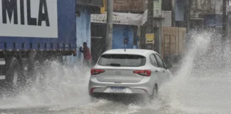 Chuvas intensas colocam mais de 200 cidades da Bahia em alerta; saiba quais
