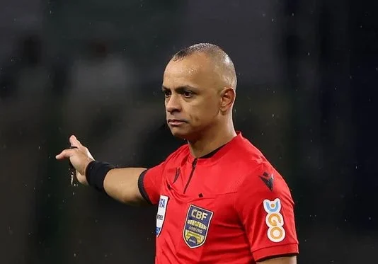 Copa do Mundo de 2026 terá recorde de árbitros do Brasil; veja quem são