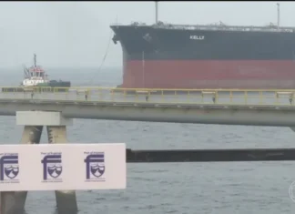 ‘Dê meia-volta e prepare-se para ser abordado’: EUA divulgam áudio de bloqueio no Estreito de Ormuz