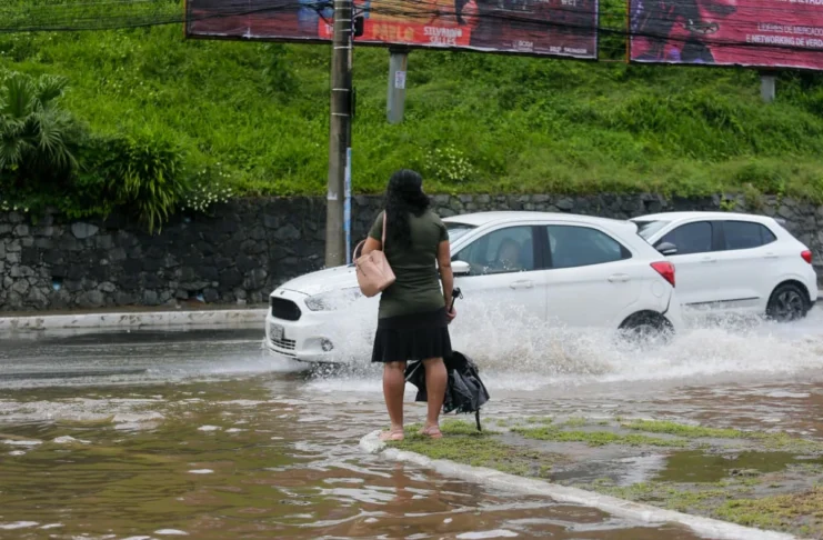 Inmet emite alerta de chuvas intensas para Salvador e 167 cidades baianas