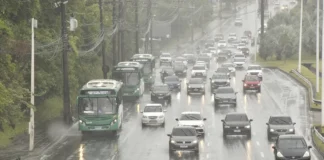 Quase 200 cidades da Bahia estão sob alerta de perigo devido à chuva
