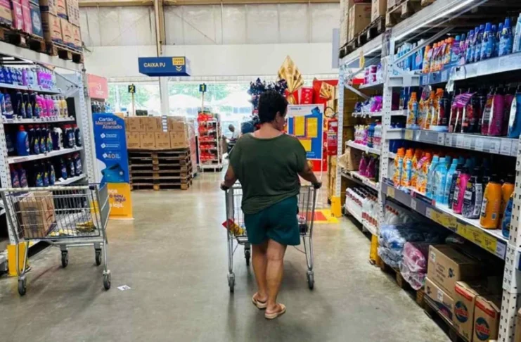 Alta dos alimentos pesa no bolso dos brasileiros e impulsiona inflação de maio