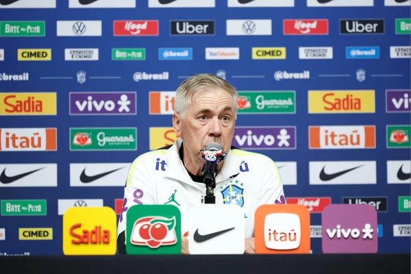 carlo-ancelotti-em-entrevista-coletiva-3209244-article