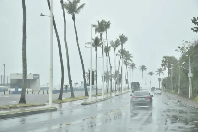 previsao-do-tempo-chuva-deve-continuar-em-salvador0139075200202606020700-ScaleDownProportional