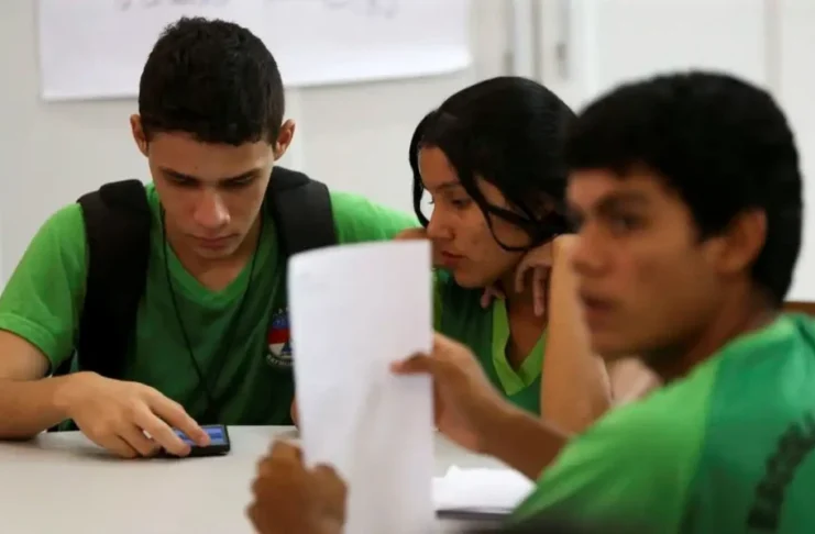 Pesquisa revela que inclusão digital no Brasil é feita pela metade