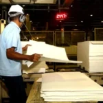 Indústria brasileira recua 0,2% em maio; entenda