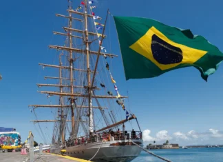 Queda no fluxo de passageiros e consumo de energia freiam economia de Salvador