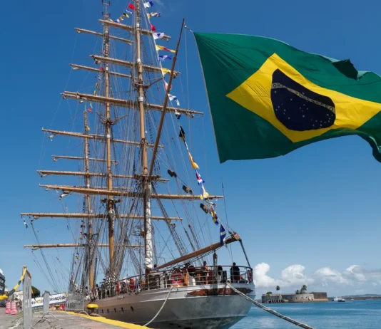 Queda no fluxo de passageiros e consumo de energia freiam economia de Salvador