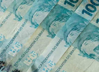 Governo eleva estimativa e calcula salário mínimo de R$ 1.741 em 2027