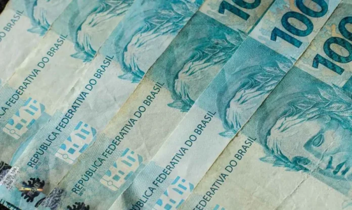 Dinheiro-Foto-Rafa-Neddermeyer-Agencia-Brasil-1000x598-1