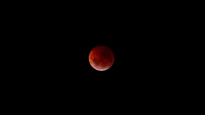 eclipse-lunar-confira-os-horarios-para-ver-o-fenom0139990900202608270709-ScaleDownProportional