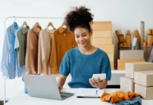 Pequenas empresas adotam IA para cortar custos