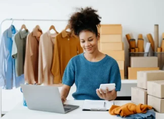 Pequenas empresas adotam IA para cortar custos