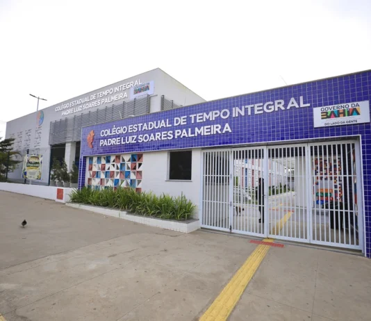 Volta às salas de aula: 775 escolas estaduais da Bahia retomam atividades na terça-feira