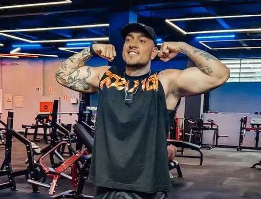 ‘Mounjaro não vai à academia’: MC Binn rebate críticas após chegar aos 99 kg